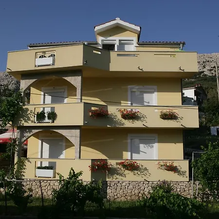 Sersic Apartman *